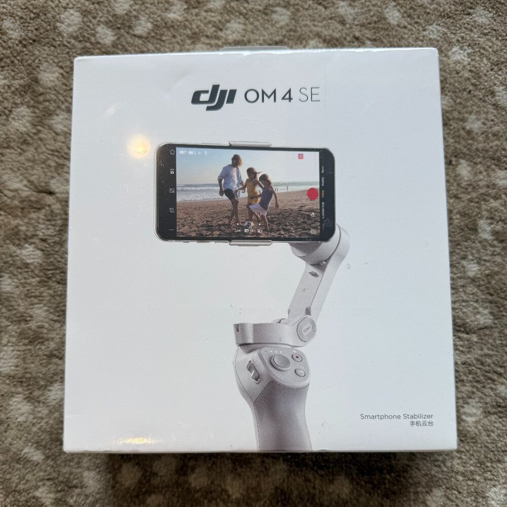 NWT - DJI OM 4 SE - 3-Axis Smartphone Gimbal Stabilizer with Tripod, Magnetic